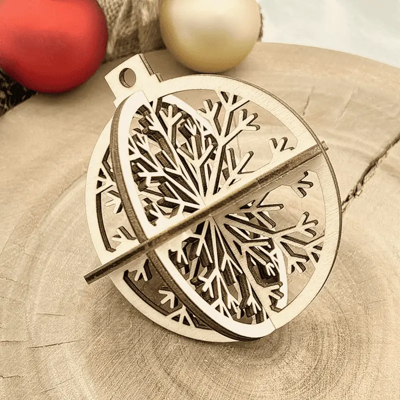 [A01161] 3D-Christbaumkugel aus Holz – Kristallzweig