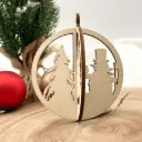 3D-Christbaumkugel aus Holz – Schneemann im Tannenwald