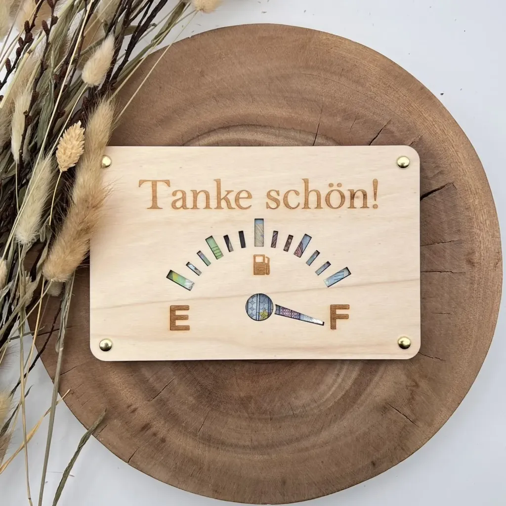 Geldgeschenk aus Holz Tanken – „Tanke schön!“